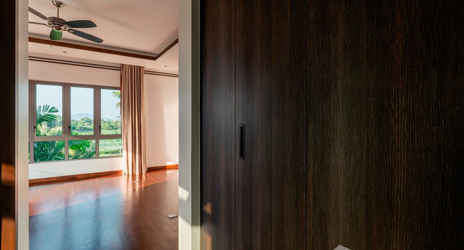 For sale 6 bedrooms villa in Thalang, Phuket