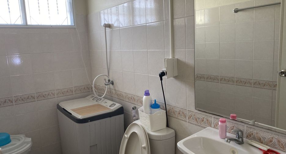 For sale 5 bedrooms house in Mueang Songkhla, Songkhla