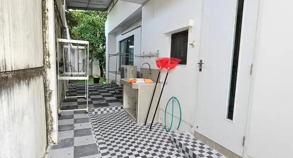 For sale 4 bedrooms house in Prawet, Bangkok