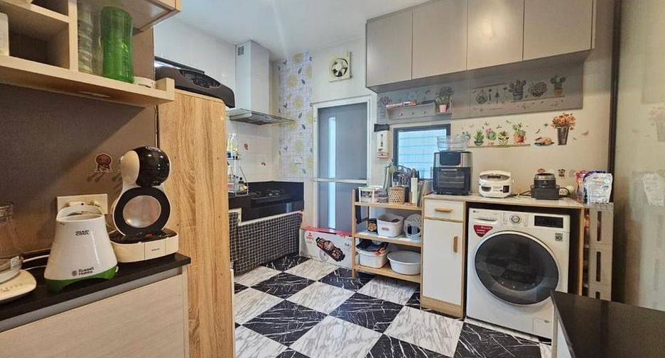 For sale 4 bedrooms house in Prawet, Bangkok