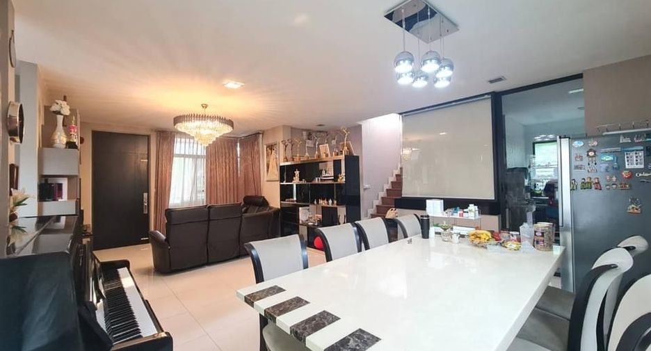 For sale 4 bedrooms house in Prawet, Bangkok