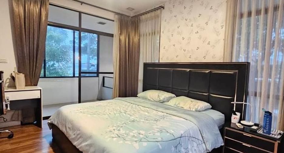 For sale 4 bedrooms house in Prawet, Bangkok