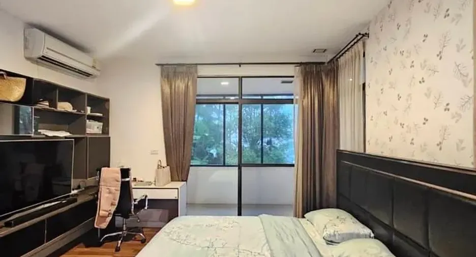 For sale 4 bedrooms house in Prawet, Bangkok