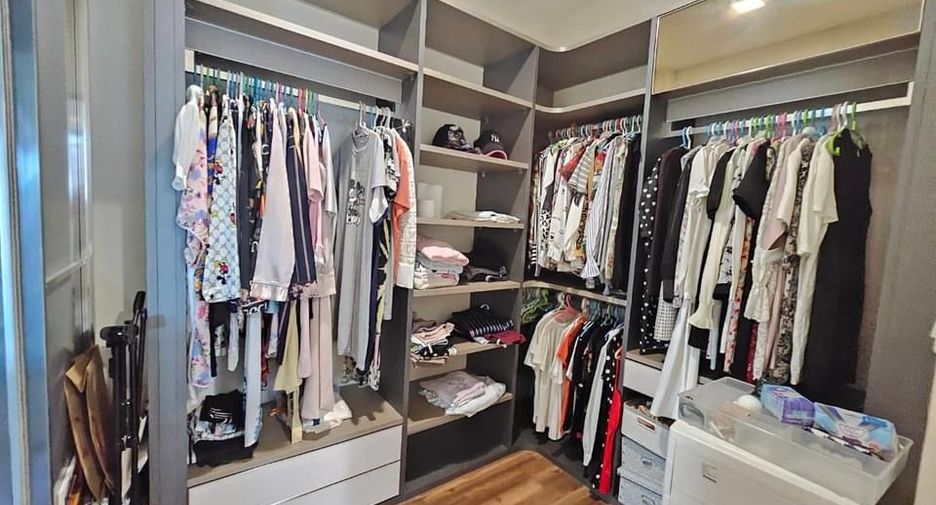 For sale 4 bedrooms house in Prawet, Bangkok
