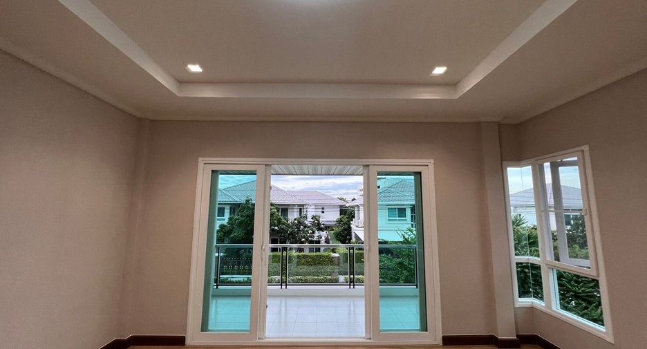For sale 4 bedrooms house in Thawi Watthana, Bangkok