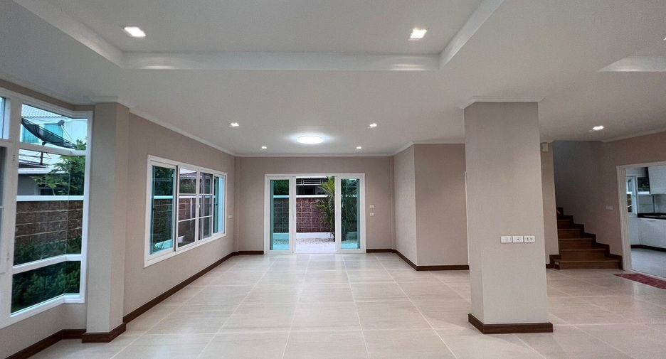 For sale 4 bedrooms house in Thawi Watthana, Bangkok
