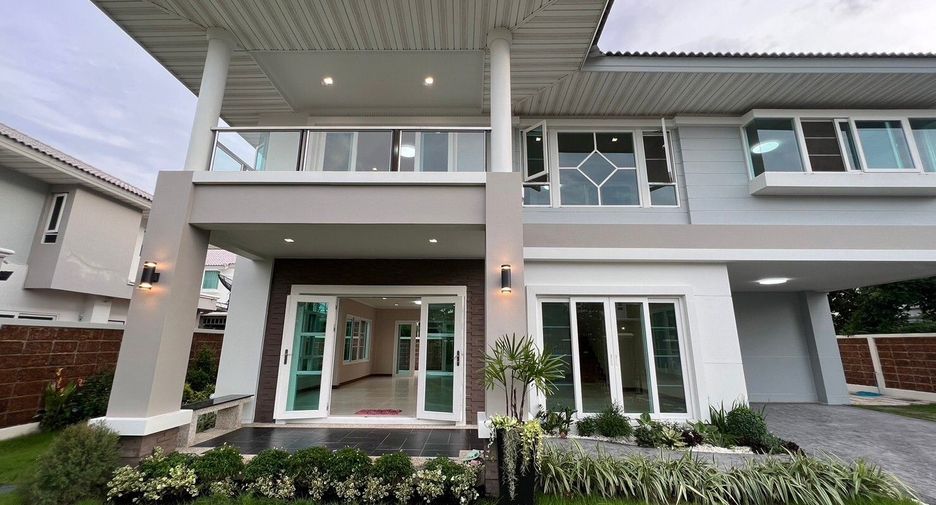 For sale 4 bedrooms house in Thawi Watthana, Bangkok