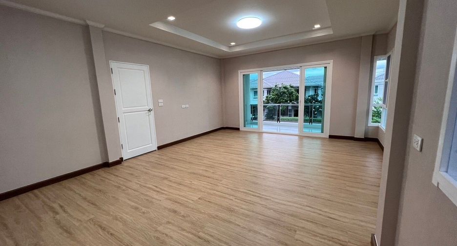 For sale 4 bedrooms house in Thawi Watthana, Bangkok