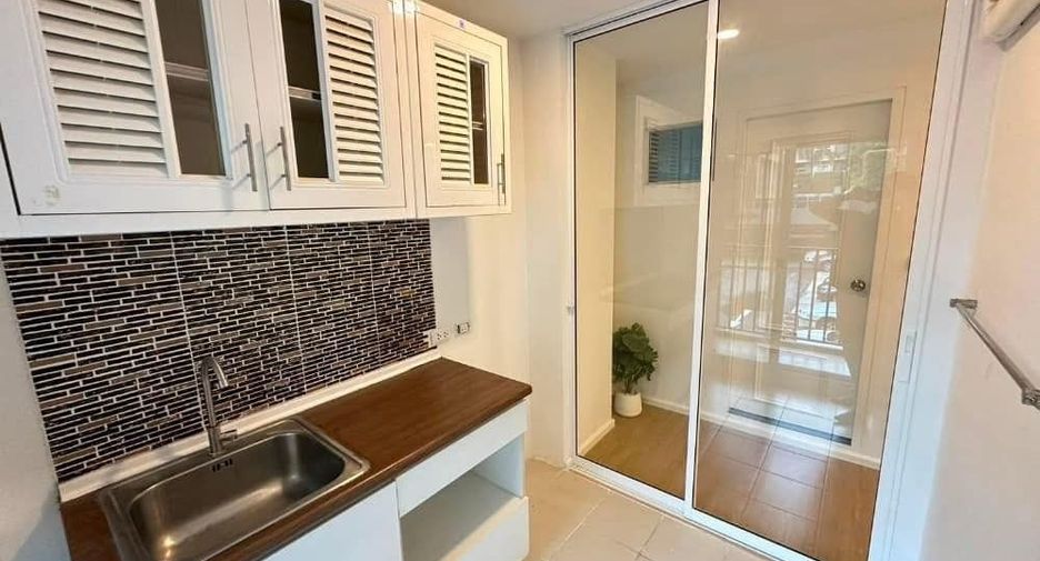 For sale 1 bed condo in Bang Kapi, Bangkok