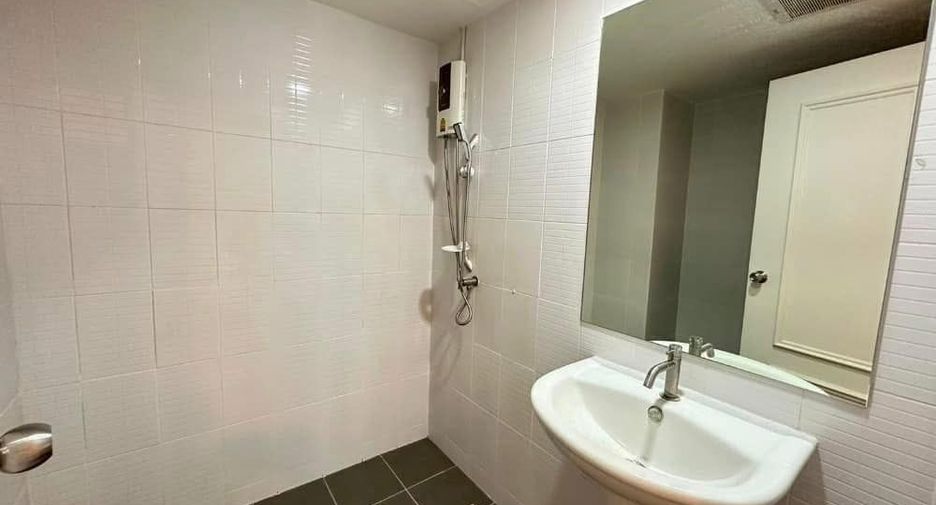 For sale 1 bed condo in Bang Kapi, Bangkok