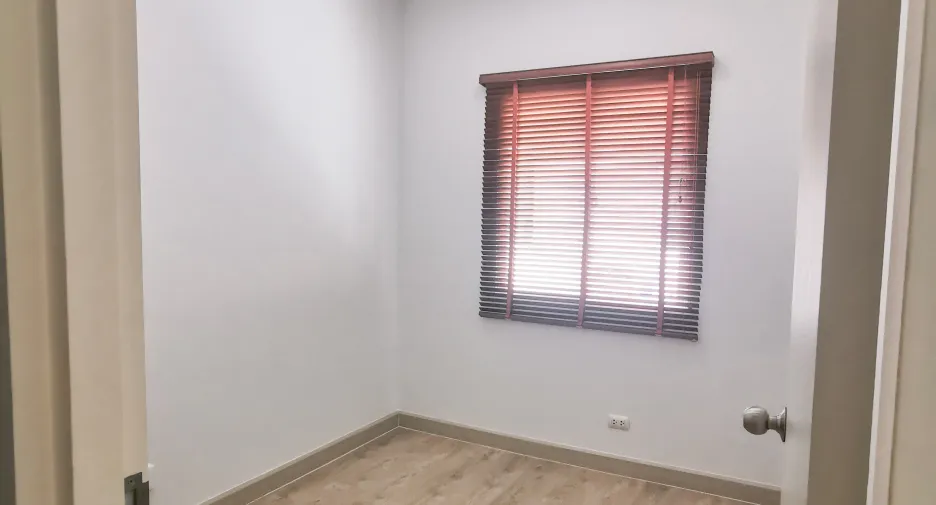 For sale 3 ベッドルーム townhouse in Bang Khun Thian, Bangkok