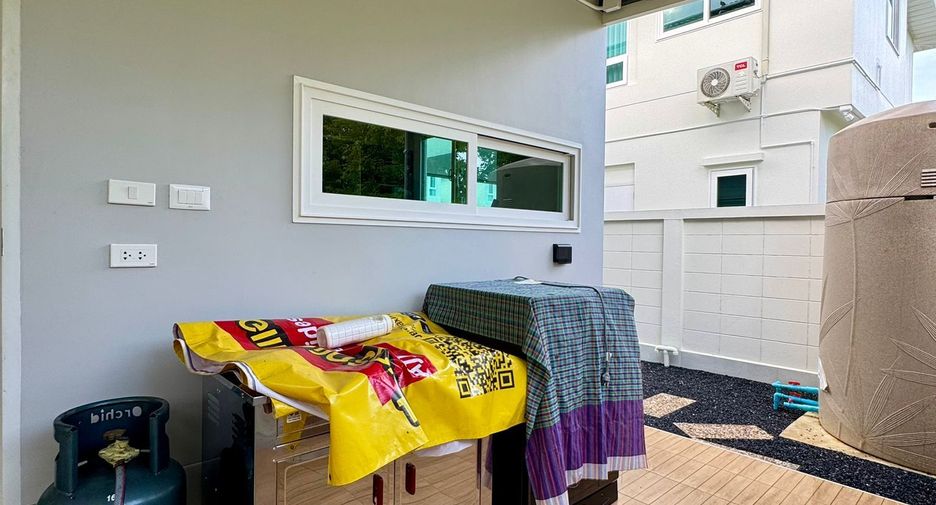 For rent 4 ベッドルーム house in Mueang Phuket, Phuket