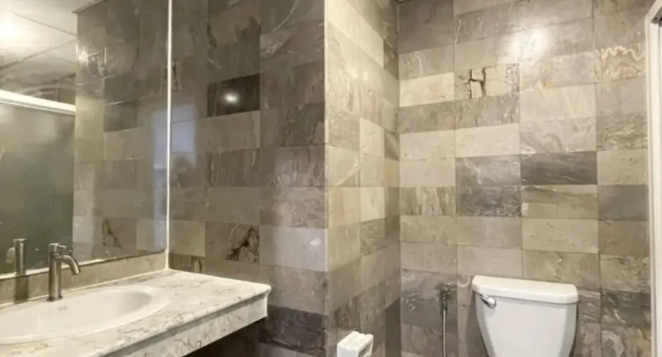 For sale 1 bed condo in Wang Thonglang, Bangkok
