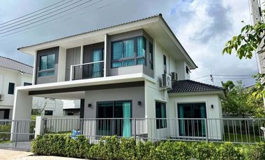 Haus zur Miete mit 4 Zimmer in Mueang Phuket, Phuket