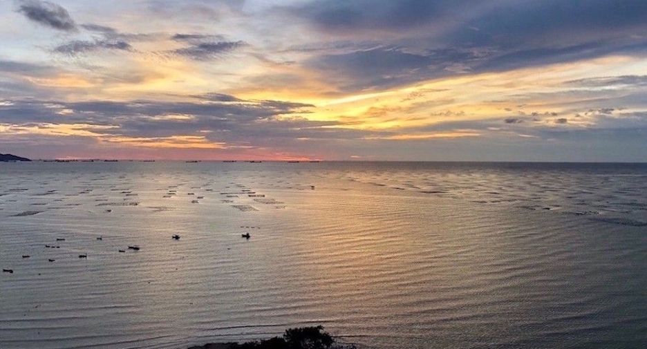 For sale 2 bedrooms condo in Si Racha, Chonburi
