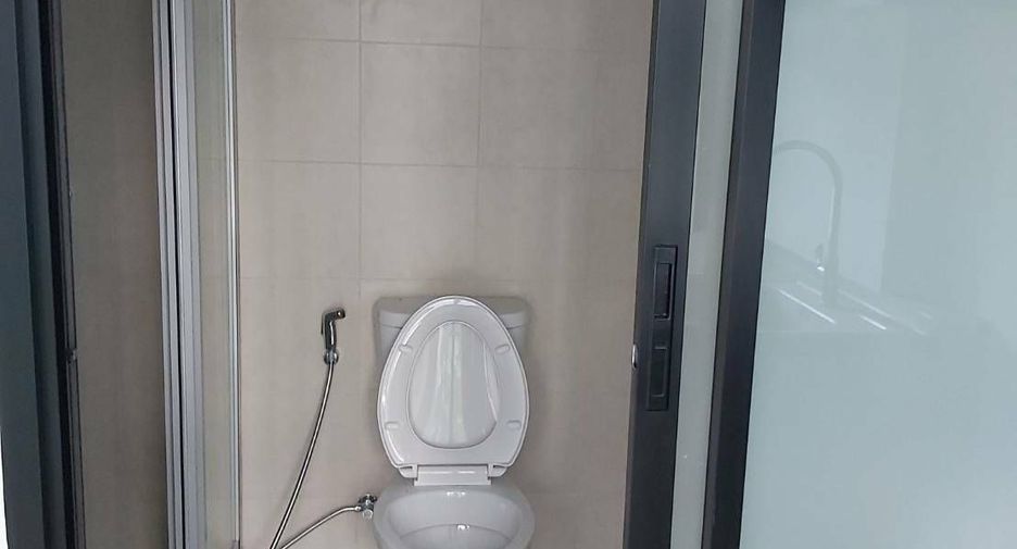For sale 1 bed condo in Si Racha, Chonburi