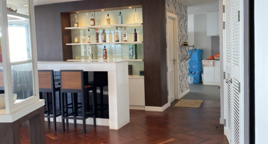For sale 5 bedrooms condo in Mueang Rayong, Rayong