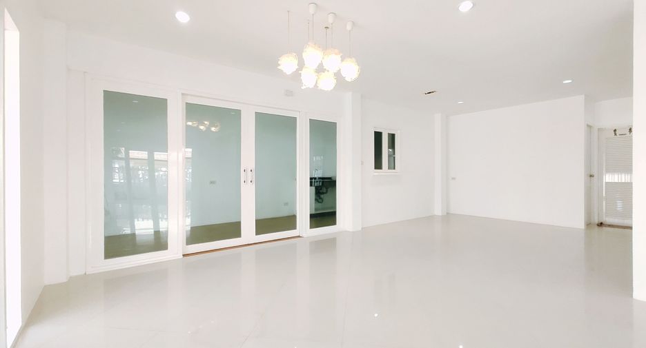For sale 5 bedrooms house in Nong Chok, Bangkok
