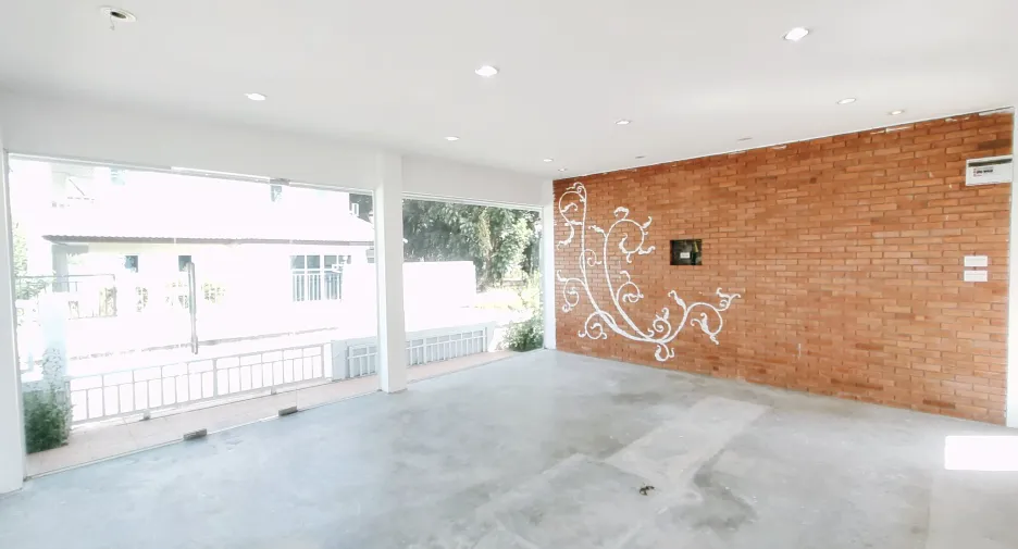 For sale 5 bedrooms house in Nong Chok, Bangkok