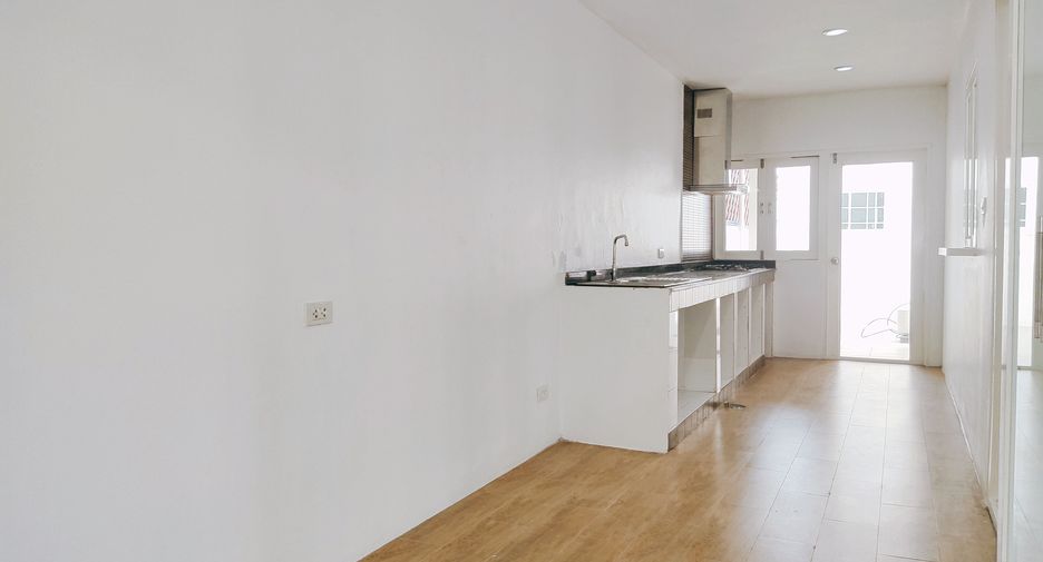 For sale 5 bedrooms house in Nong Chok, Bangkok