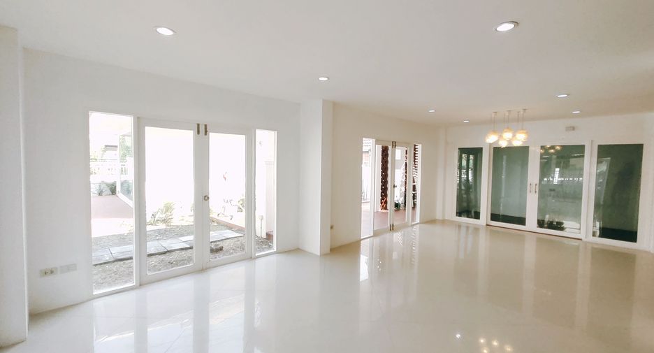 For sale 5 bedrooms house in Nong Chok, Bangkok