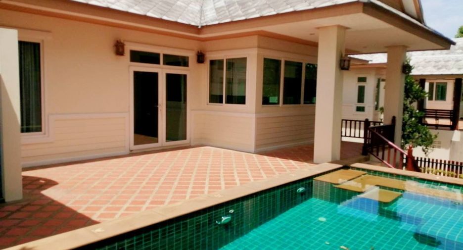 Casa en alquiler de 3 habitaciones en Bang Lamung, Chonburi