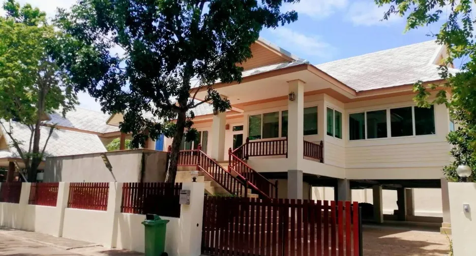 For rent 3 bedrooms house in Bang Lamung, Chonburi