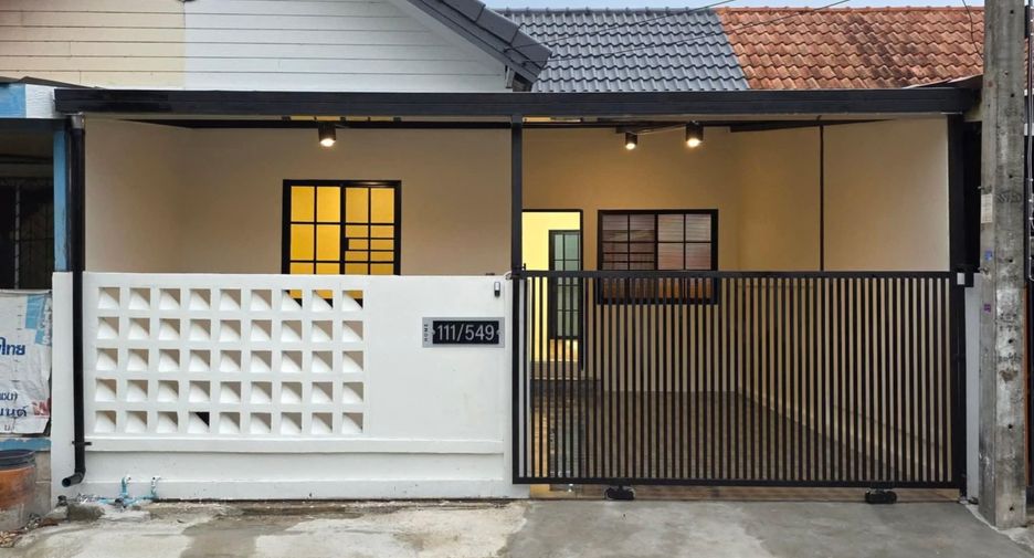 For sale 2 bedrooms townhouse in Lat Lum Kaeo, Pathum Thani