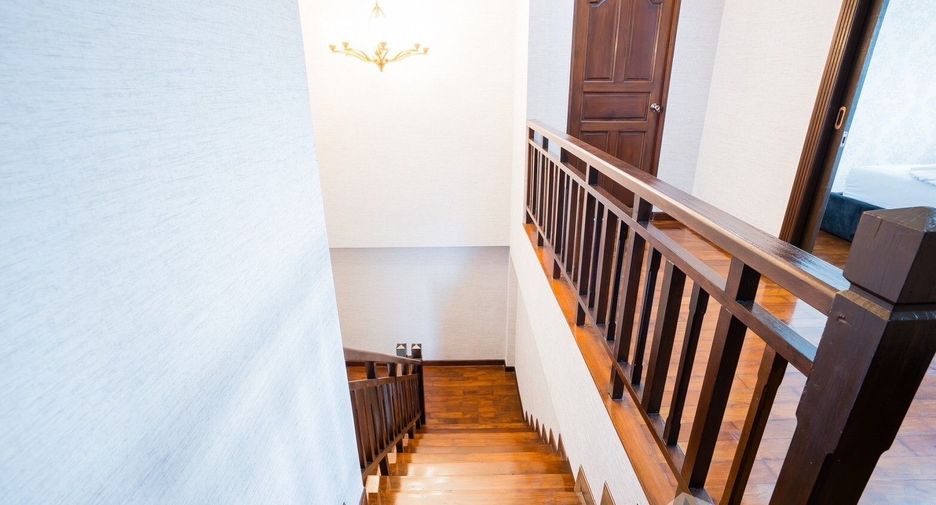 Villa en venta de 5 habitaciones en Bang Lamung, Chonburi