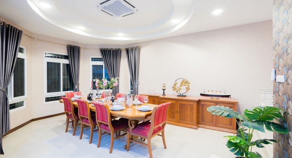 Villa en venta de 5 habitaciones en Bang Lamung, Chonburi