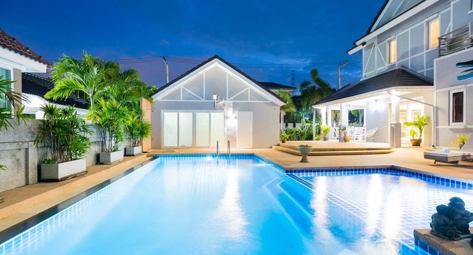 Villa en venta de 5 habitaciones en Bang Lamung, Chonburi