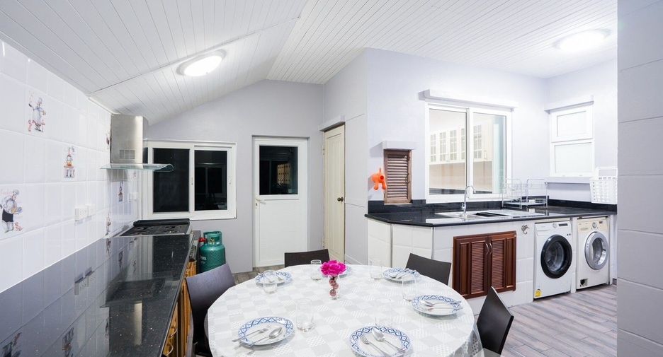 Villa en venta de 5 habitaciones en Bang Lamung, Chonburi