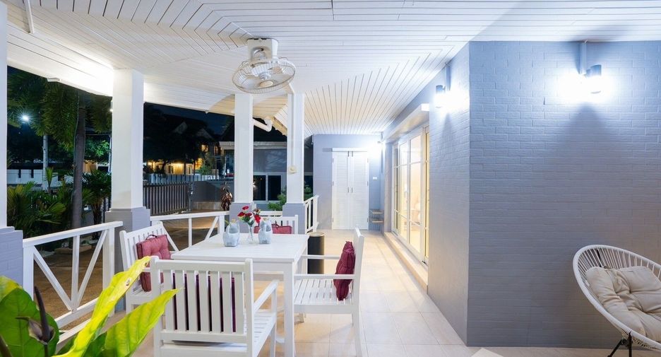 Villa en venta de 5 habitaciones en Bang Lamung, Chonburi
