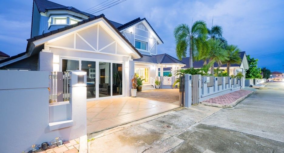 Villa en venta de 5 habitaciones en Bang Lamung, Chonburi