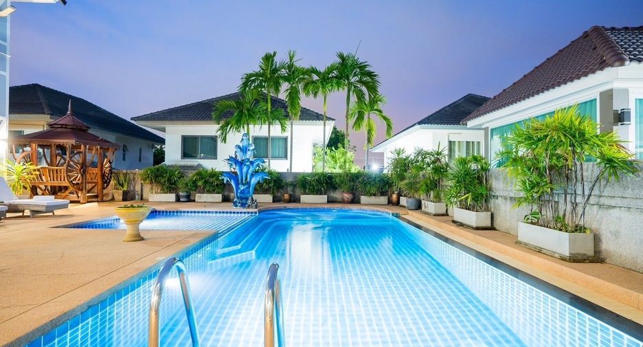 Villa en venta de 5 habitaciones en Bang Lamung, Chonburi