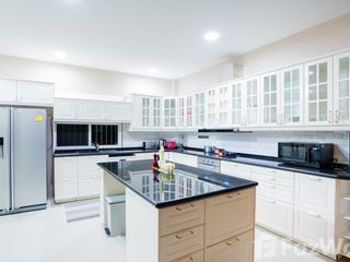 Villa en venta de 5 habitaciones en Bang Lamung, Chonburi