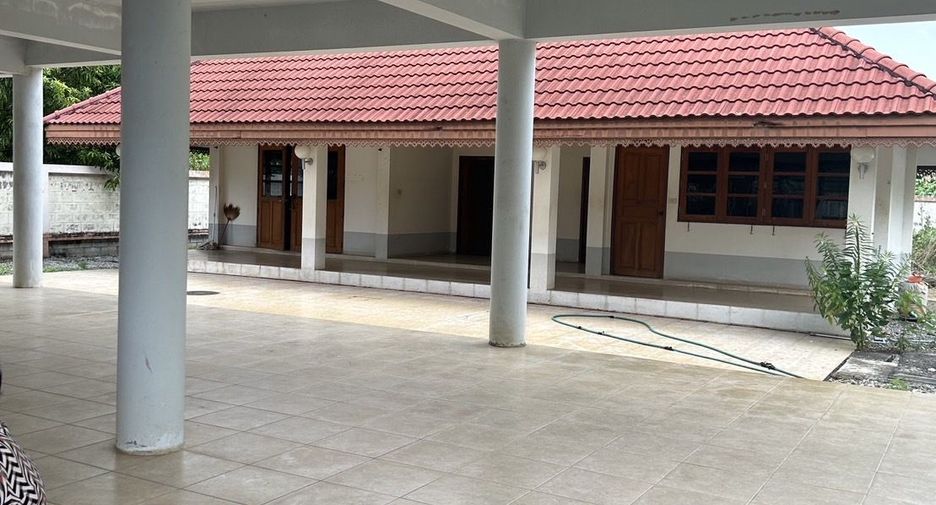 For sale 5 bedrooms house in Thong Saen Khan, Uttaradit