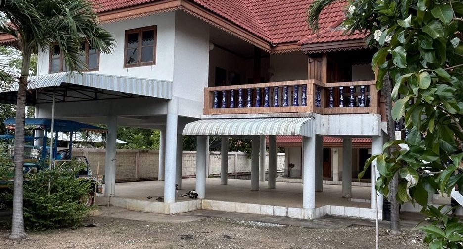 For sale 5 bedrooms house in Thong Saen Khan, Uttaradit