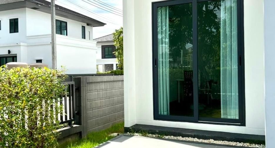 For sale and for rent 4 bedrooms house in Bang Phli, Samut Prakan