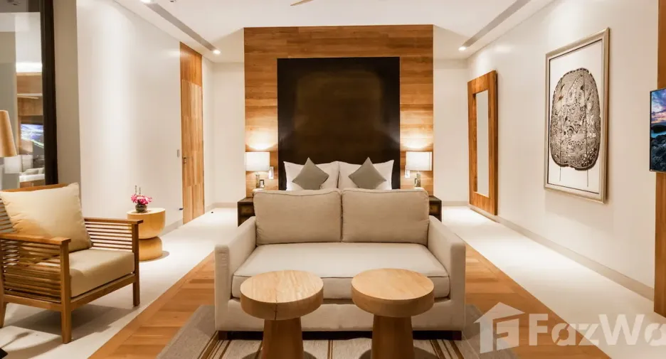 For sale 7 bedrooms villa in Thalang, Phuket