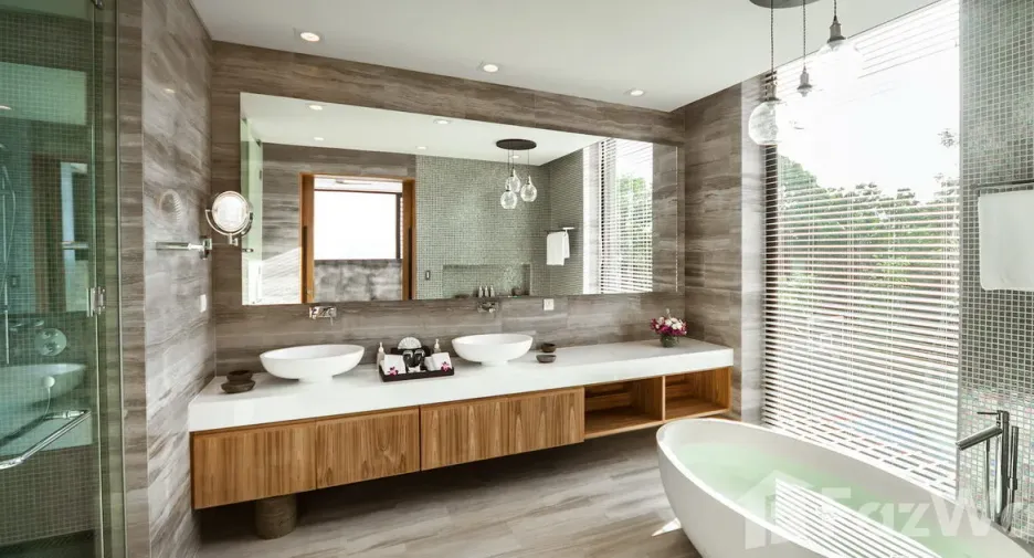For sale 7 bedrooms villa in Thalang, Phuket