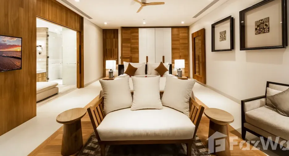 For sale 7 bedrooms villa in Thalang, Phuket