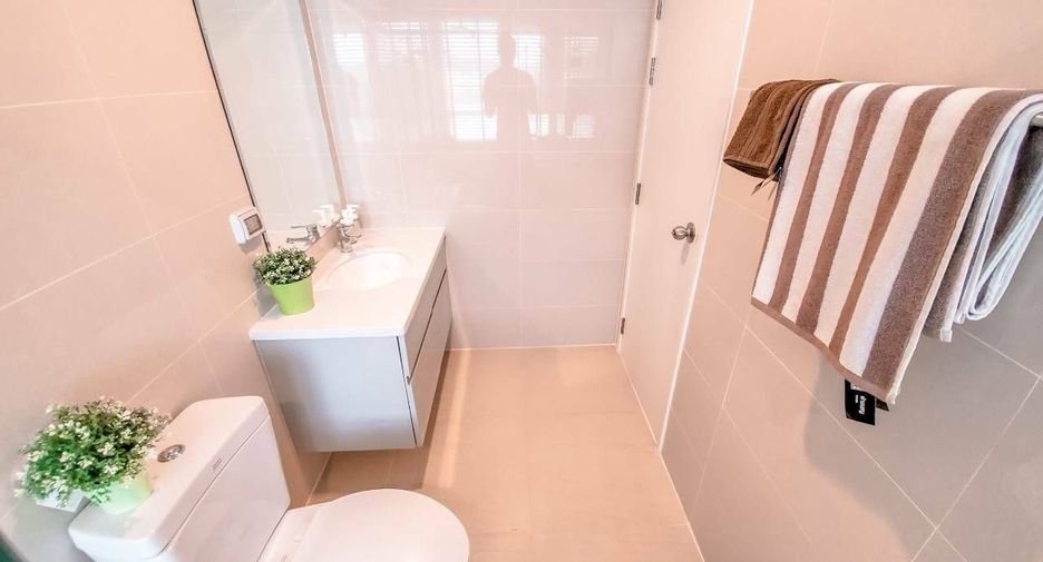 For sale 2 bedrooms condo in Si Racha, Chonburi