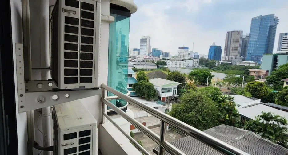 For sale 2 bedrooms condo in Chatuchak, Bangkok