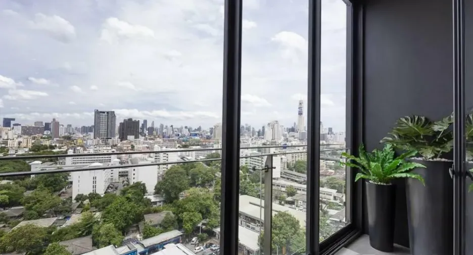 For sale 2 bedrooms condo in Phaya Thai, Bangkok