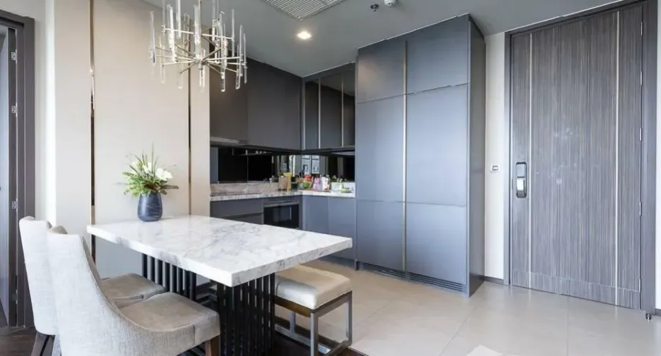 For sale 2 bedrooms condo in Phaya Thai, Bangkok