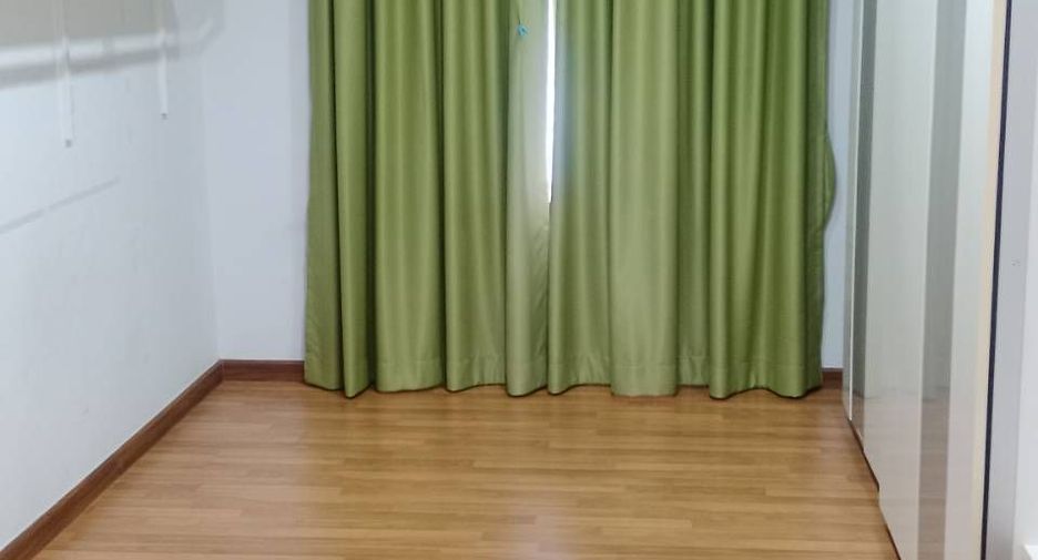 For rent 3 bedrooms townhouse in Pak Kret, Nonthaburi