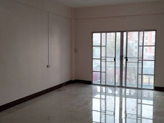 Gewerbefläche zur Miete mit 3 Zimmer in Mueang Chon Buri, Chonburi