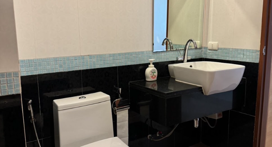 For sale 1 bed condo 