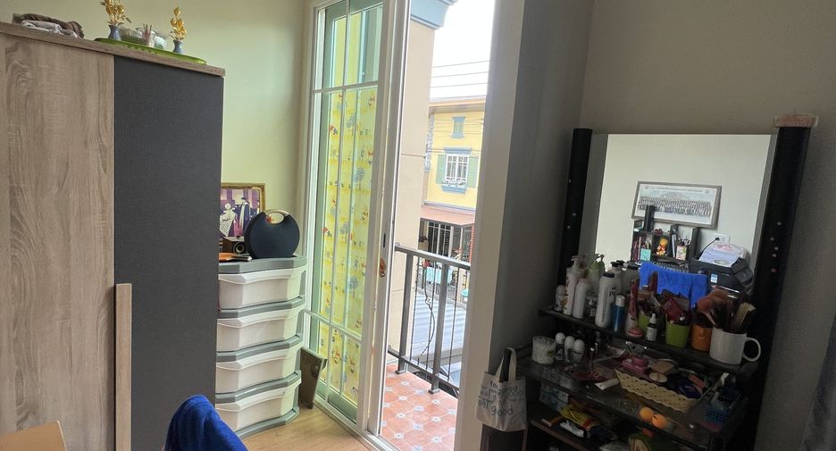 For sale 3 bedrooms townhouse in Lam Luk Ka, Pathum Thani